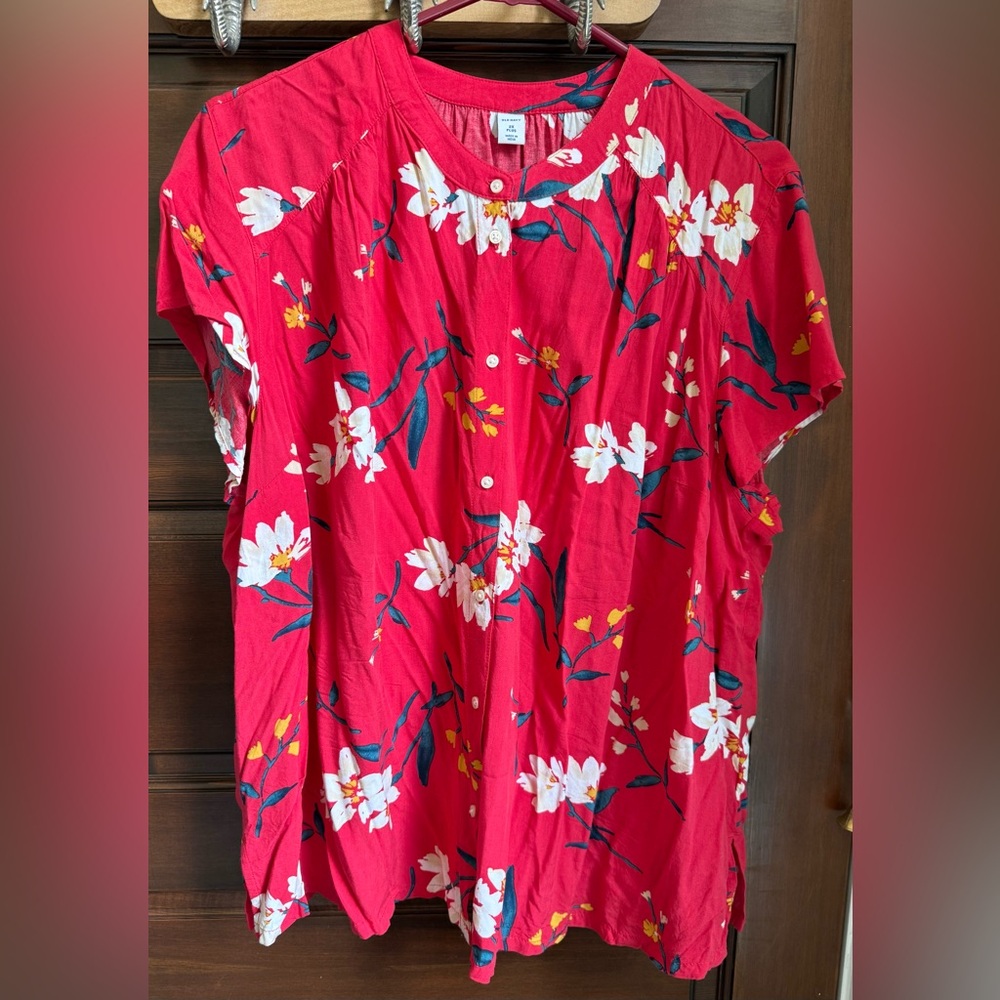Old Navy Plus Red Floral Blouse